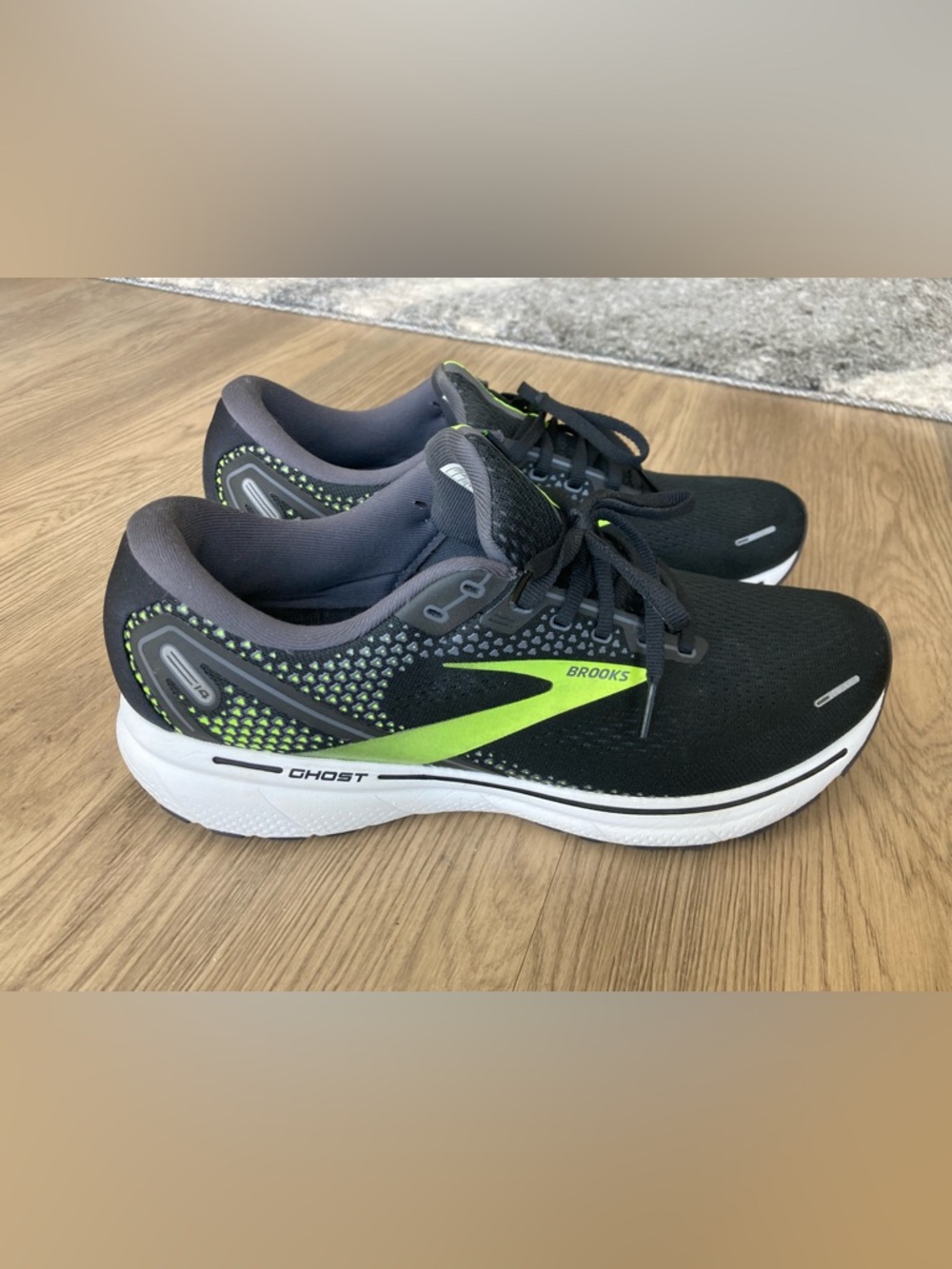 Brooks Mens Ghost Running Shoes in Black & Neon Yellow-Green - Picture 2 of 6